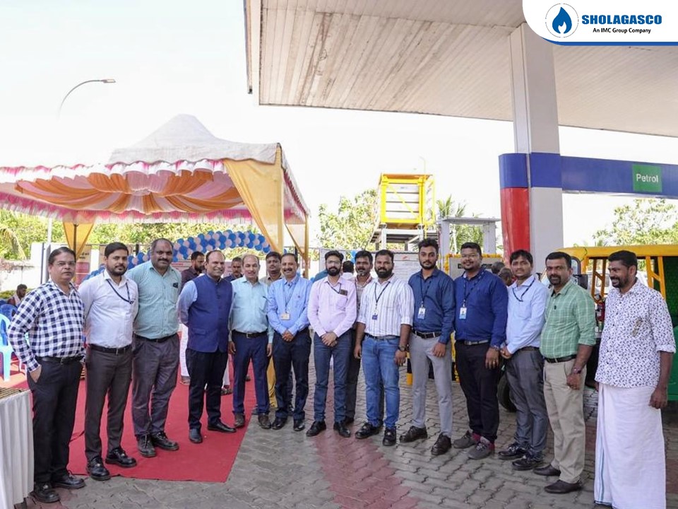 Inauguration of 1st CNG station in Kottayam, Idukki and Pathanamthitta GA M/s Kallolickal Fuels, Thalayolaparambu- HPCL