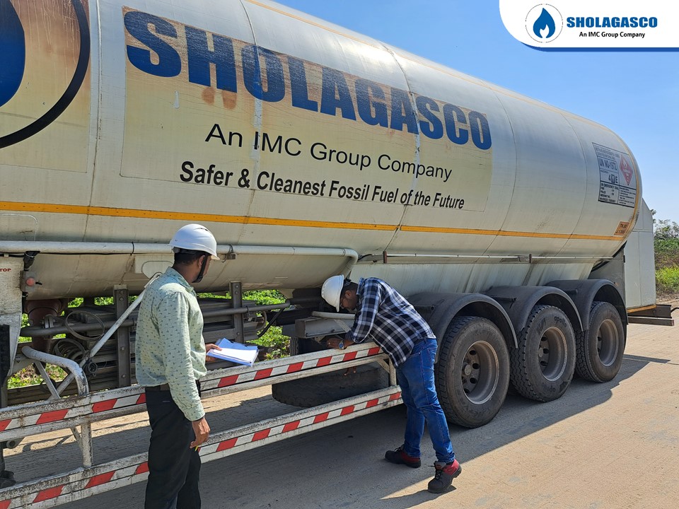 LNG tanker inspection activity